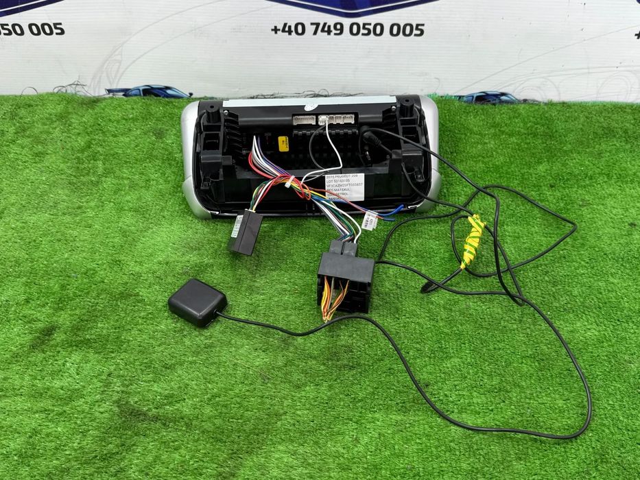 DISPLAY NAVIGATIE / ECRAN MEDIA PEUGEOT 208 2015 1.0 BENZINA / BERLINA 3 USI COD OEM A9F661C70A 2012-2019