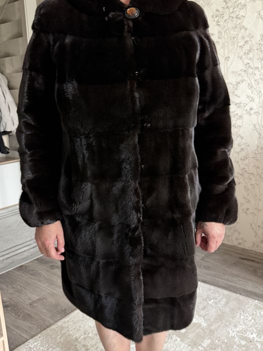 Норковая шуба из натурального меха коричневая