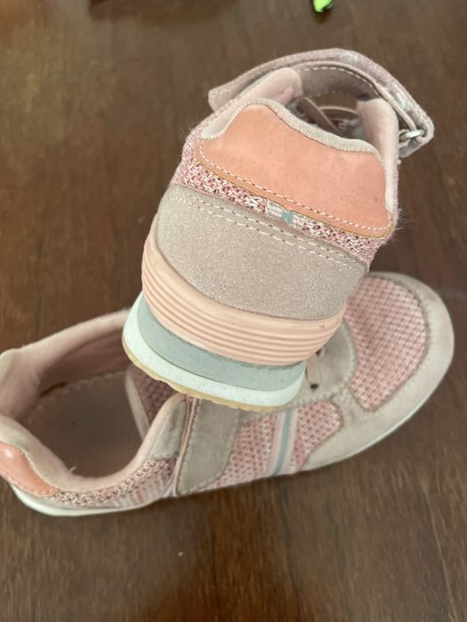 Кроссовки детские