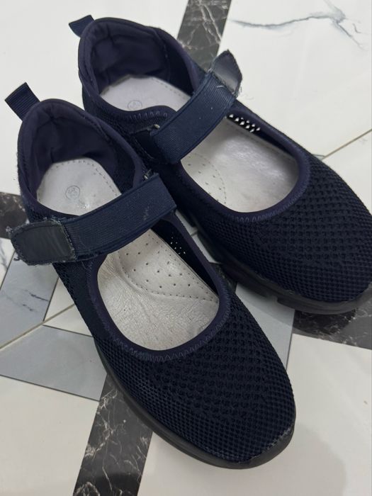 Продам обувь для девочки