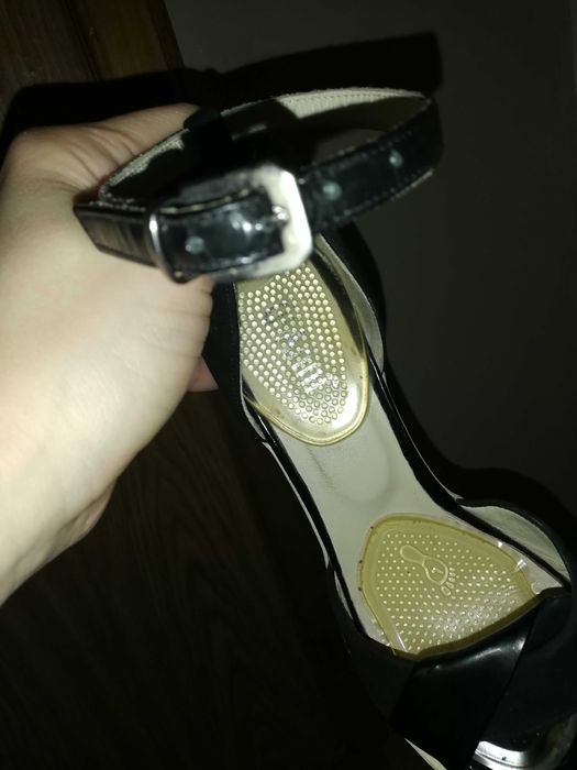 Сандали от естствен велур на платформа Gianni