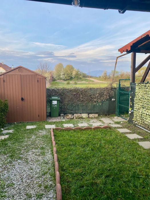 Apartament cu grădină, de închiriat pentru perioade scurte