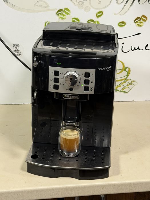 Кафемашина кафе автомат delonghi magnifica S с гаранция