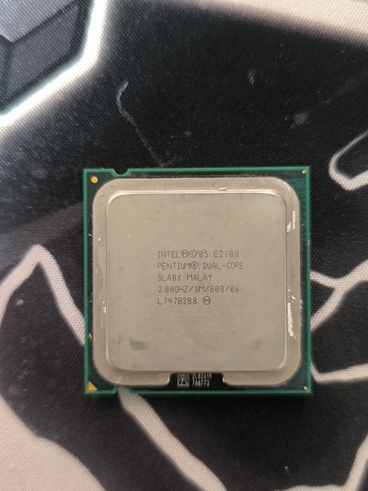 Продам 2 процессора и 2 плашки ОЗУ