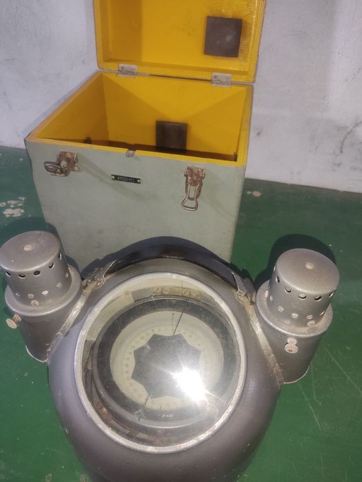 Компас корабельный