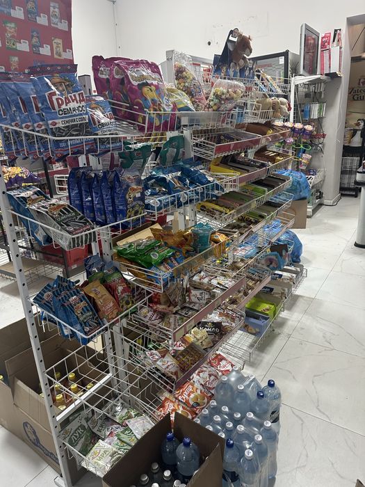 Торговые стеллажи в ассортименте