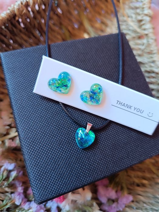 Дамски обици и комплекти с колие