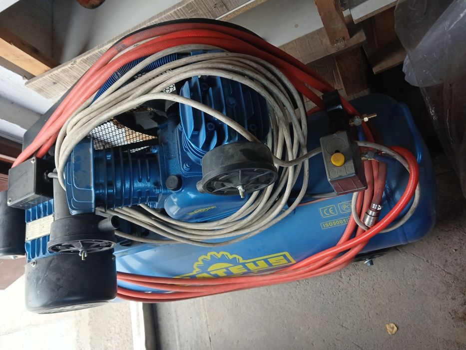 Воздушный компрессор 100л