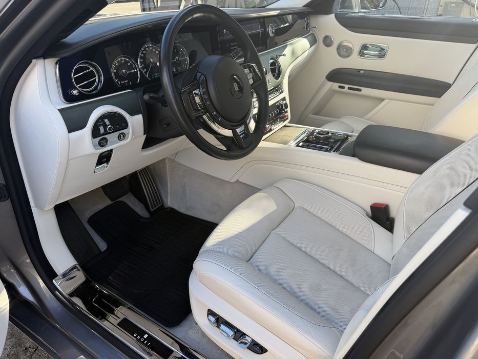 Vand Rolls Royce Ghost Space Gray!BeSpoke ,grila iluminata!