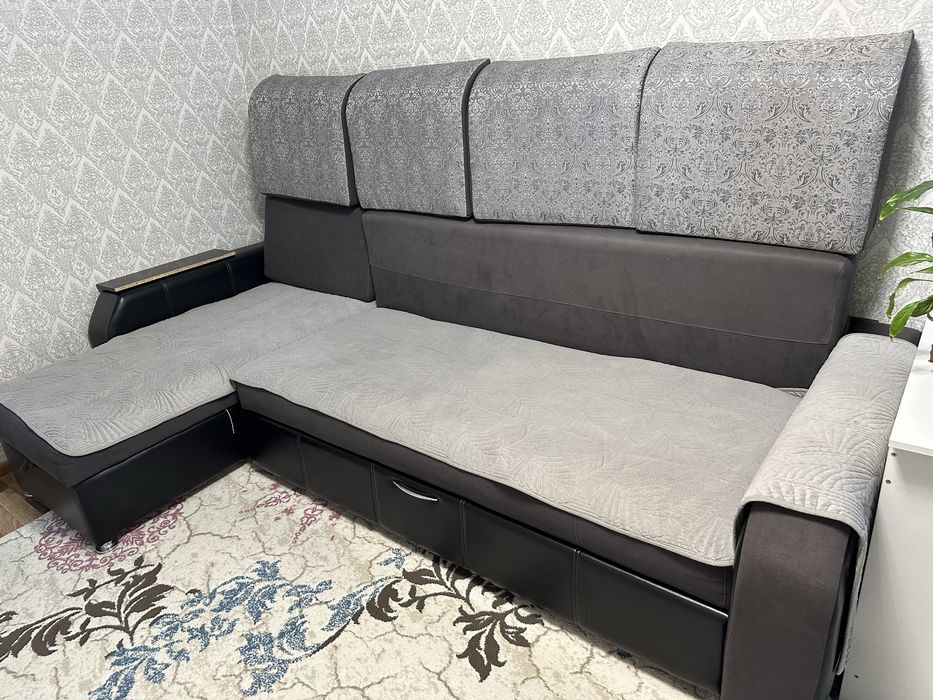 Продам диван в отличном состояния. Бу