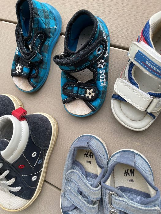 7 чифта обувки и сандали за 1 г. Бебе, размер 18/19