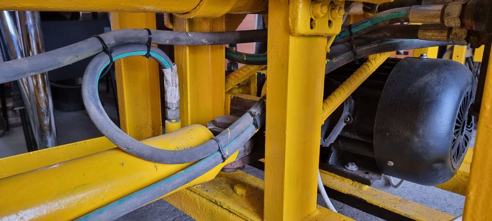 Пресс горизонтальный для ТБО