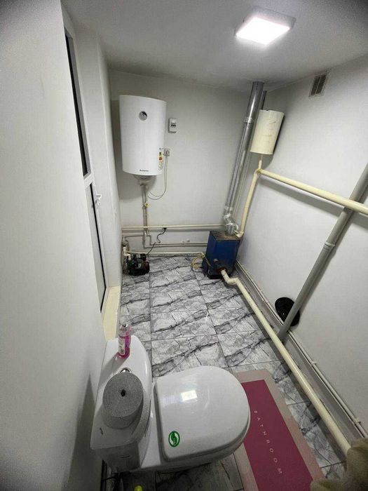 Boyovut shaxarchasida hovlili uy sotiladi !