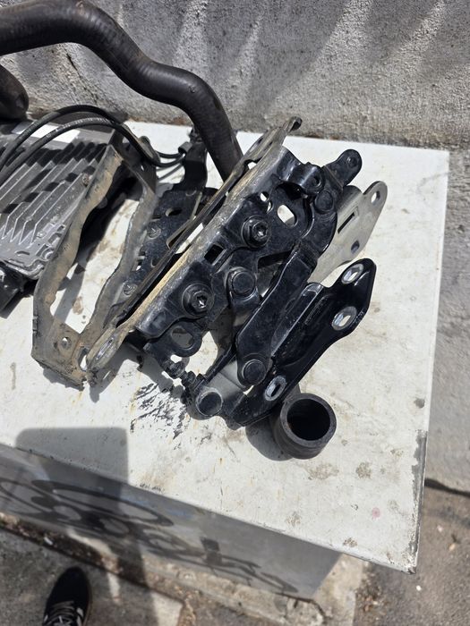 Панти за преден капак на Mercedes w218