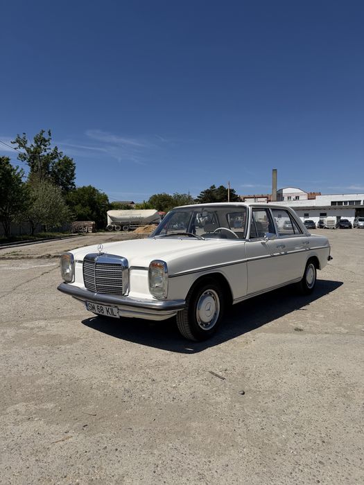 Mercedes Benz 200D W115 Bot de Cal - 1968  -