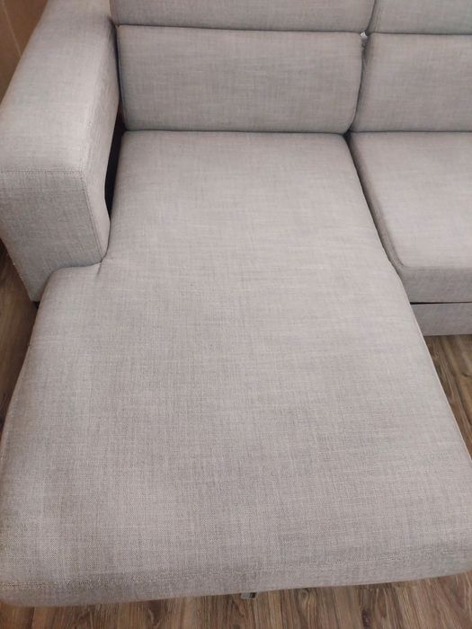Диван угловой светлый