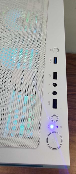 НОВО! RX 9060XT 8GB, Ryzen 5 7500f, 32GB RAM, 650W Геймърски компютър