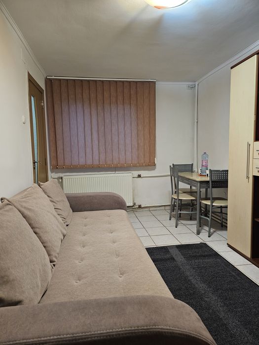 Dau in chirie Garsoniera mobilata  in Rogerius