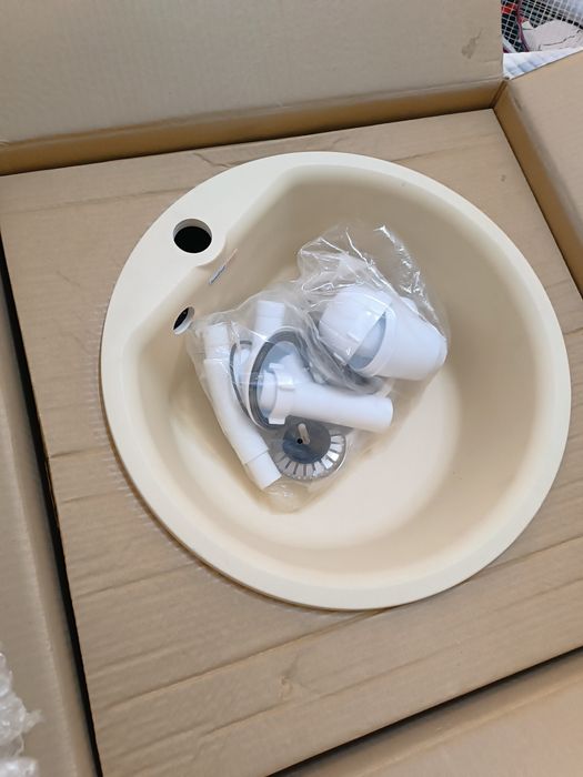 Продается новая мойка для кухни.