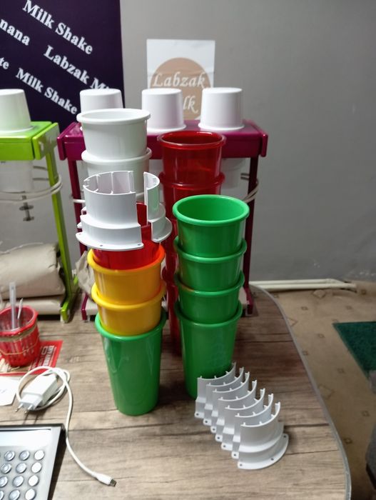 Продам аппарат для приготовления молочных коктейлей миксер Воронеж-4 Р