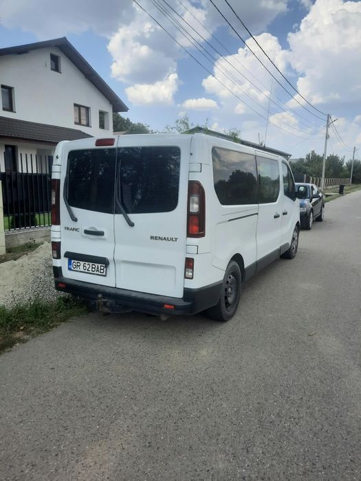 Vând Renault trafic 3
