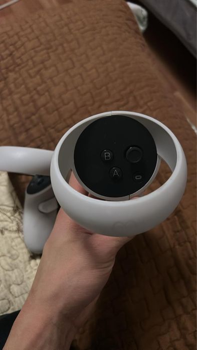 продам VR meta quest 2