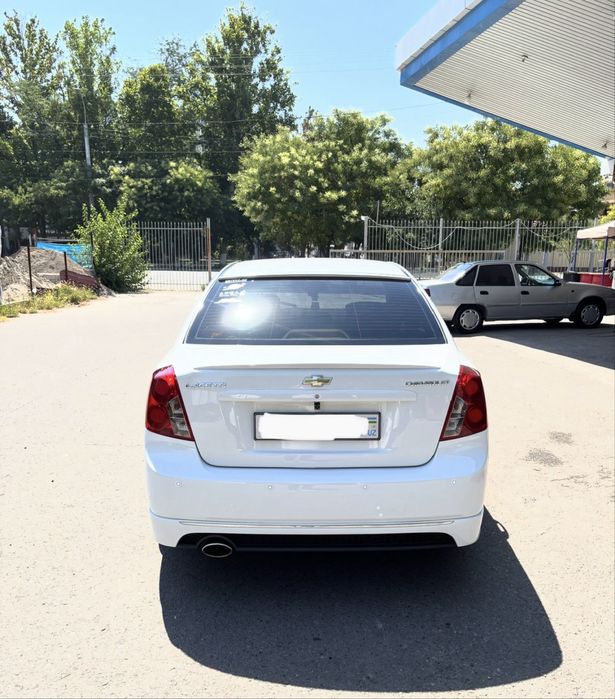 Продам chevrolet lacetti 1.8