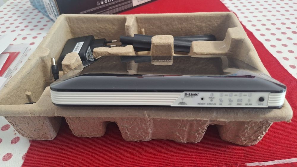 Router wireless D-Link DWR-921, GSM 4G/LTE, slot SIM