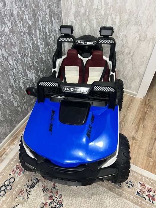 Машина двухместная детская