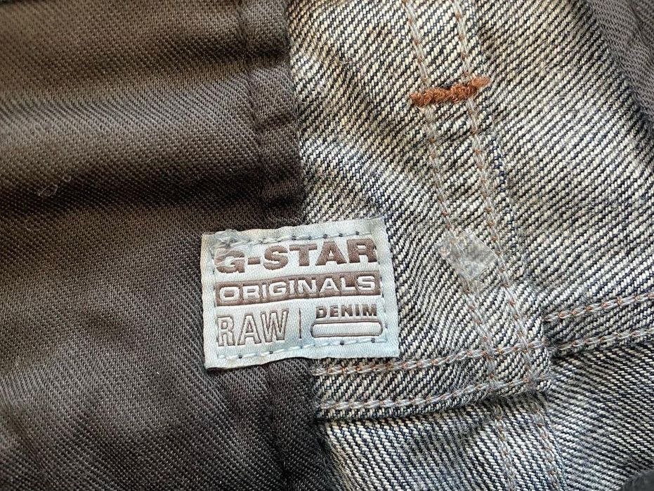 Pantaloni de blugi G-Star nepurtati