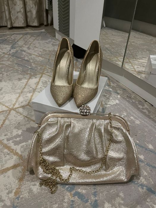 Продам платье размер 42-44