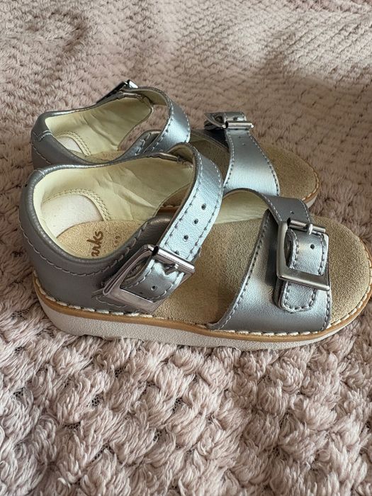 Clarks сандали за момиче