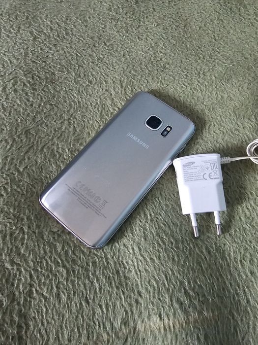 Vând Samsung S7 Gold/32GB