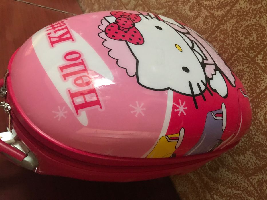 легкий прочный детский чемодан