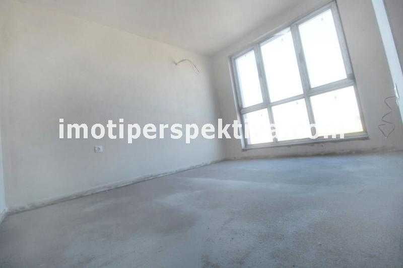 Продава се Тристаен апартамент в Пловдив, Остромила - 96 кв.м за 1092 €/кв.м - Снимка #2