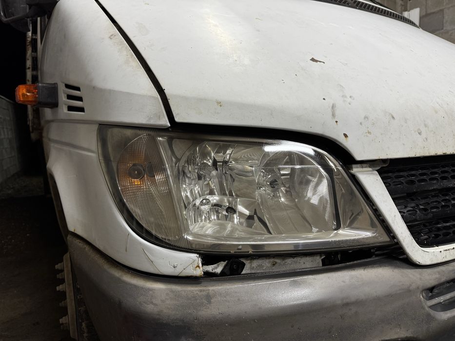 Затъмняване на автостъкла Претапициране на таван кори и колонки