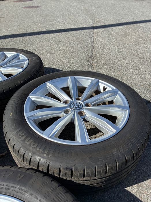 Продавам оригинални 17 цолови джанти Volkswagen с гуми
