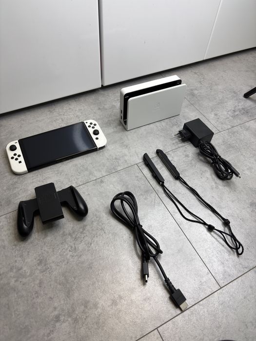 Конзола Nintendo Switch Oled 64gb