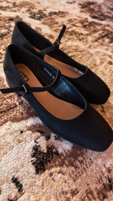 Продам туфли, балетки