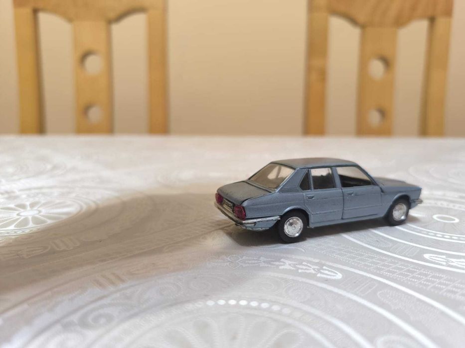 Модель 1 43 Schuco BMW 5 e12