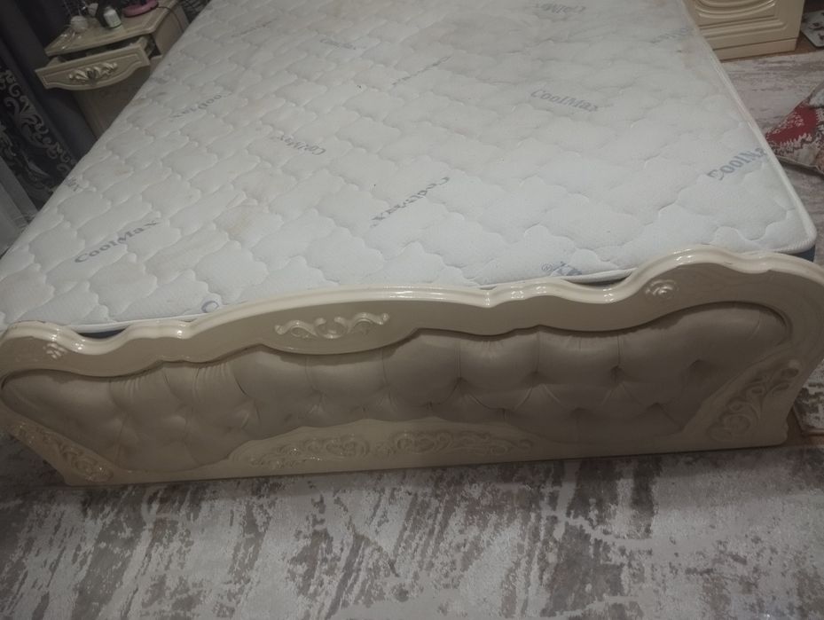 Кровать двуспальная