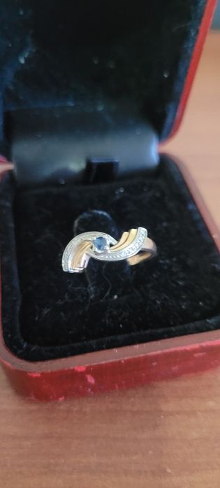 Золотое кольцо с сапфиром