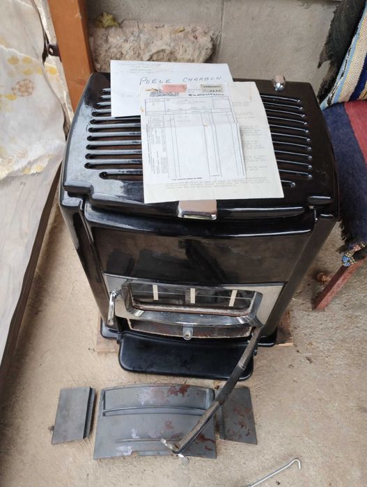 Чугунена печка на твърдо гориво