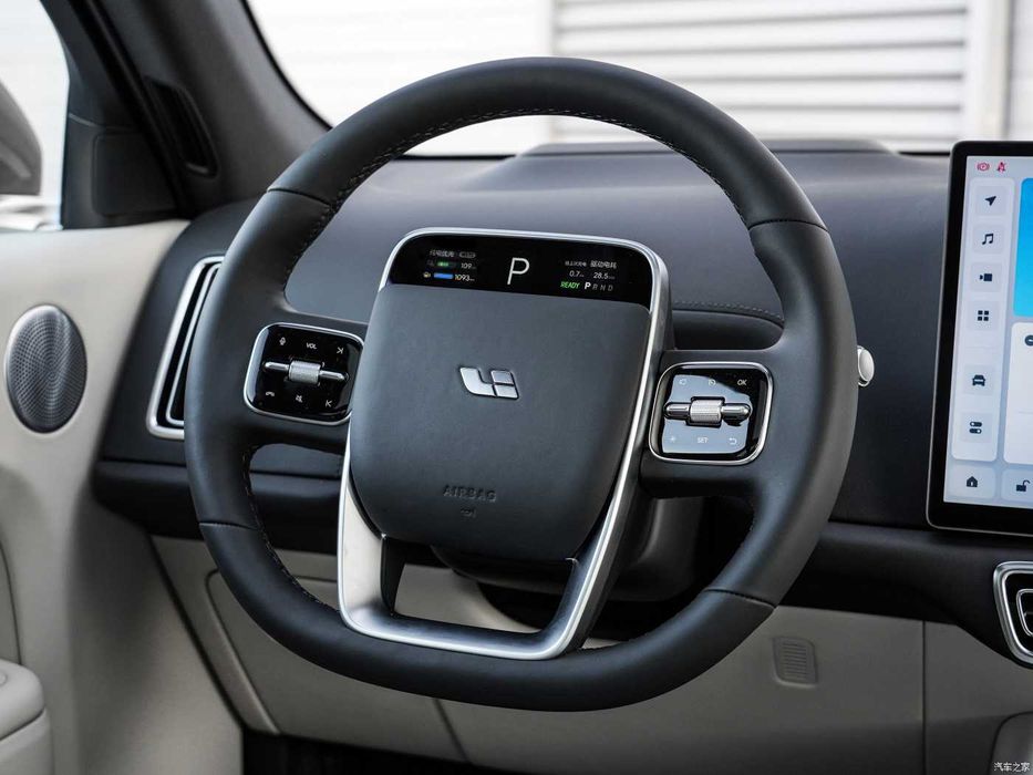 Автомобиль Li L7 2023 год