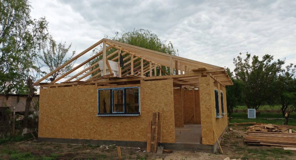 Construim case structura lemn și prefabricate din lemn / foișoare