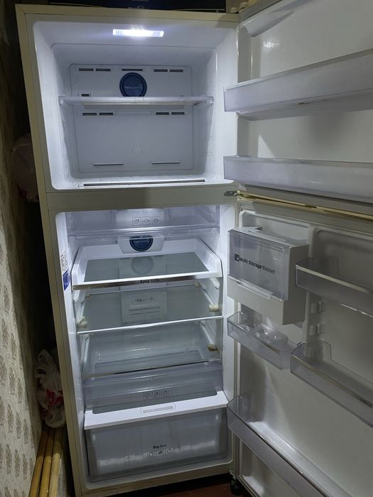 Продается холодильник  samsung