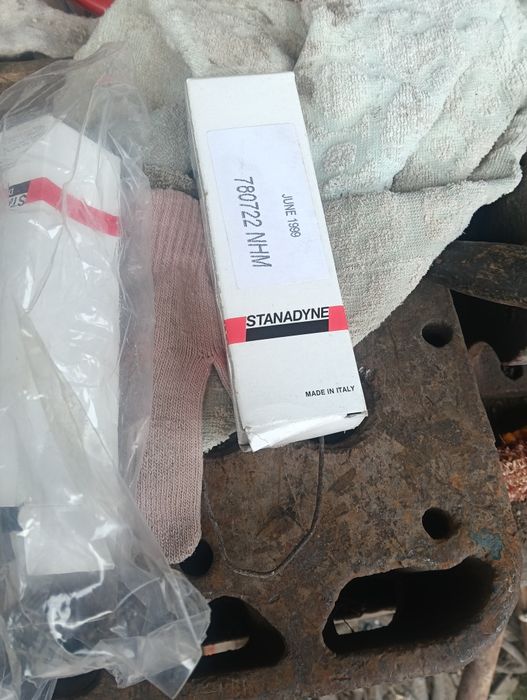 Vând injectoare pentru motor Lombardini