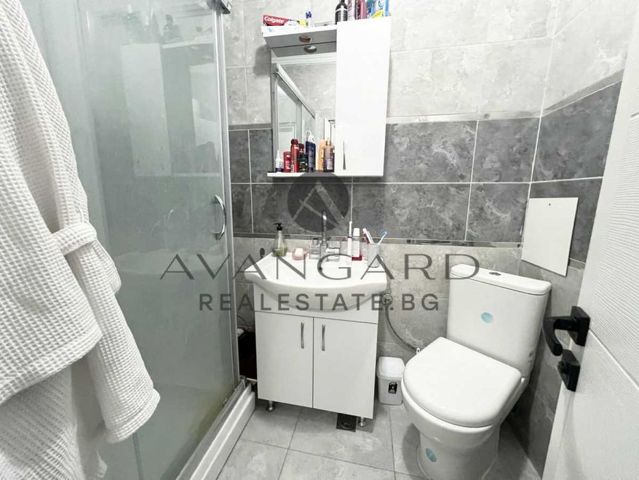 Продава се Двустаен апартамент в Пловдив, Тракия - 70 кв.м за 1126 €/кв.м - Снимка #3