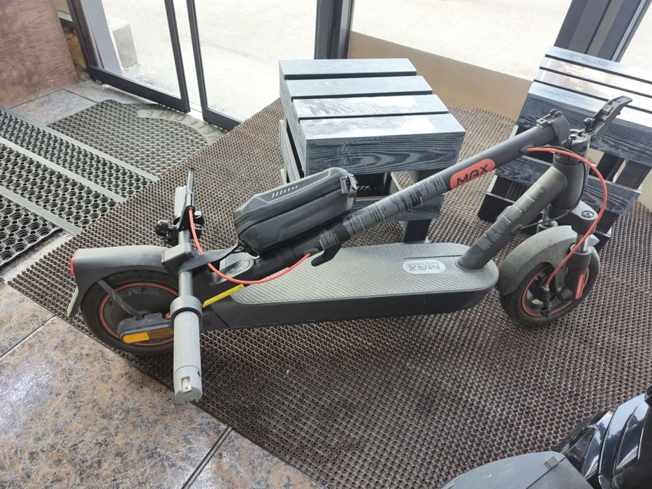 Продам электросамокат Xiaomi