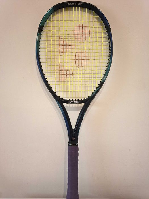 Тенис ракета Yonex EZONE 100L + безплатни аксесоари